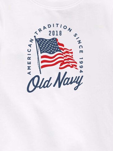 تي شيرت مطبوع عليه علم Old Navy Heritage 2018 للأطفال الصغار - أبيض in Kuwait