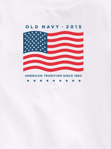 تي شيرت مطبوع عليه علم Old Navy Heritage 2015 للأطفال الصغار - أبيض in Kuwait