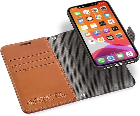 SafeSleeve EMF Blocker للهاتف الخلوي، حافظة جلدية قابلة للفصل لهاتف iPhone 17 Pro Max - أزرق داكن in Kuwait