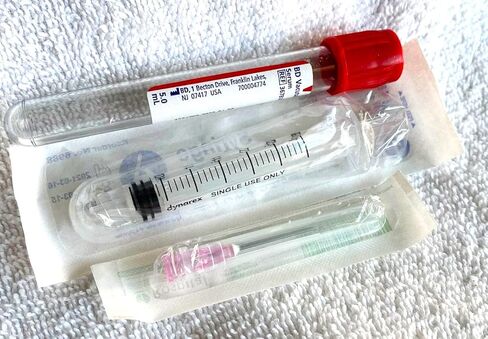 Blood collection kit for animal use, 5 blood tubes/5 needles/5 syringes (5 mL, Red (serum)) in Saudi Arabia
