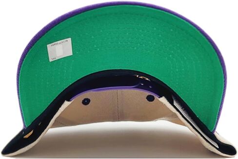 قبعة ليكرز 17x NBA Champs Snapback من ميتشل آند نيس in Kuwait