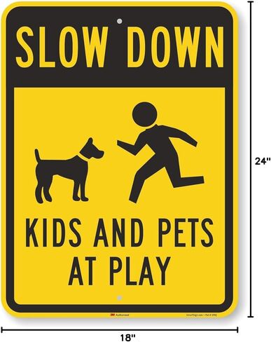 علامة "Slow Down - الأطفال والحيوانات الأليفة أثناء اللعب" بواسطة SmartSign | ألومنيوم عاكس عالي الكثافة مقاس 18 × 24 بوصة 3M in Kuwait