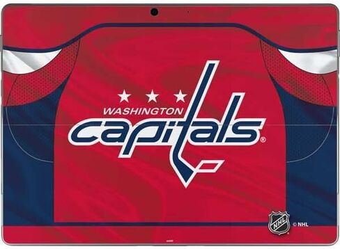 ملصق Skinit للكمبيوتر اللوحي متوافق مع Surface Pro 8 - تصميم جيرسي منزلي مرخص رسميًا من NHL Washington Capitals in Saudi Arabia