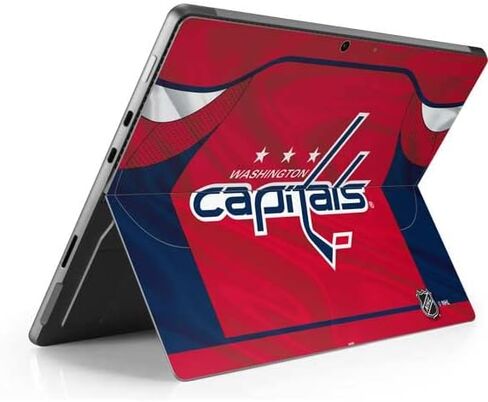 ملصق Skinit للكمبيوتر اللوحي متوافق مع Surface Pro 8 - تصميم جيرسي منزلي مرخص رسميًا من NHL Washington Capitals in Saudi Arabia