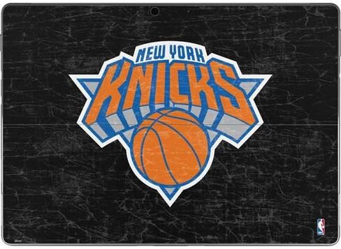 ملصق Skinit للكمبيوتر اللوحي متوافق مع Surface Pro 8 - تصميم شعار ثانوي أسود مرخص رسميًا من NBA New York Knicks in Saudi Arabia