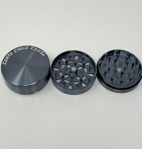 Santa Cruz Shredder Herb and Spice Grinder Made in USA (Large (2.7 Inch), Purple) in Saudi Arabia