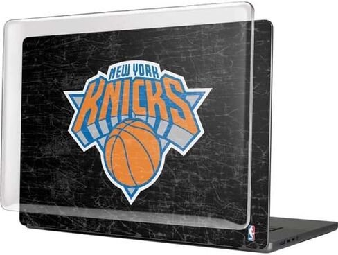 حافظة Skinit + غلاف متوافق مع جهاز MacBook Pro 16in (2021) - تصميم شعار ثانوي أسود مرخص رسميًا من NBA New York Knicks in Saudi Arabia