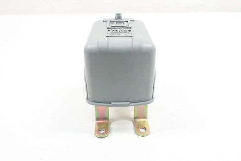 SQUARE D 9036DG2R PUMPTROL مفتاح تعويم الخزان المفتوح SER B D631144 in Saudi Arabia