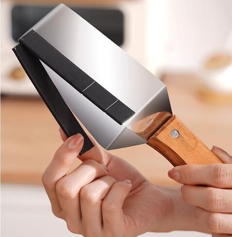 Triangle Watermelon Cutter, Watermelon Slicer Cutter Tool, 430 Stainless Steel Watermelon Cutter with Wooden Handle and Blade Cover for Watermelon Melon Apple (1 Pcs) in Saudi Arabia