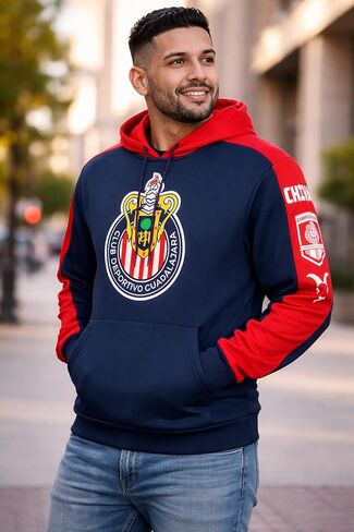 كنزة صوفية مرخصة للبالغين من Icon Sports Chivas de Guadalajara - قميص من النوع الثقيل باللونين الأزرق الداكن والأحمر من Club Deportivo Guadalajara in Kuwait