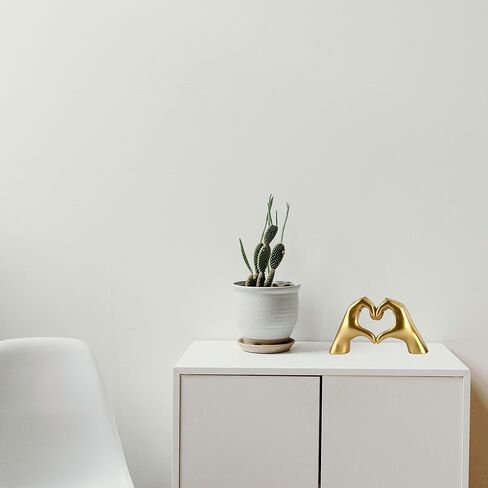 القلب الأيدي النحت الذهب ديكور المنزل شكل قلب لفتة التماثيل الديكور الفن الحديث التماثيل لرف الكتب الجدول غرفة الديكور in Kuwait