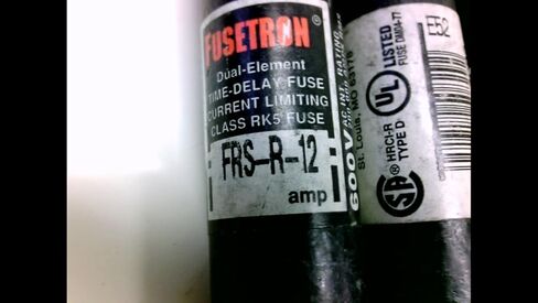 Cooper Bussmann Frs-R-12 - حزمة من 3 - ثنائي العنصر 12A فيوز Frs-R-12 - حزمة من 3 - فئة Rk5 in Saudi Arabia