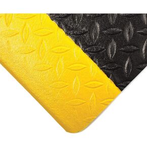 بساط محطة العمل Wearwell Diamond-Plate Tuf Sponge المضاد للتعب - أسود/أصفر. 3 بوصة عرض × 5 بوصة طول × 1/2 بوصة سمك. إسفنجة فينيل PVC. حواف مستديرة آمنة. التطبيقات الصناعية الخفيفة (452.12x3x5BYL) in Kuwait