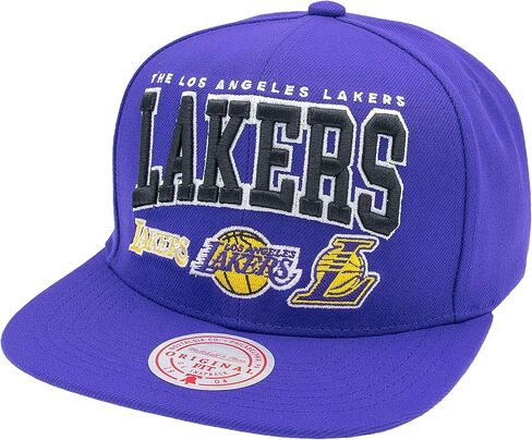قبعة ميتشل آند نيس شيكاغو بولز 6X NBA Finals Championship Snapback، قبعة قابلة للتعديل باللون الأسود والأحمر in Kuwait