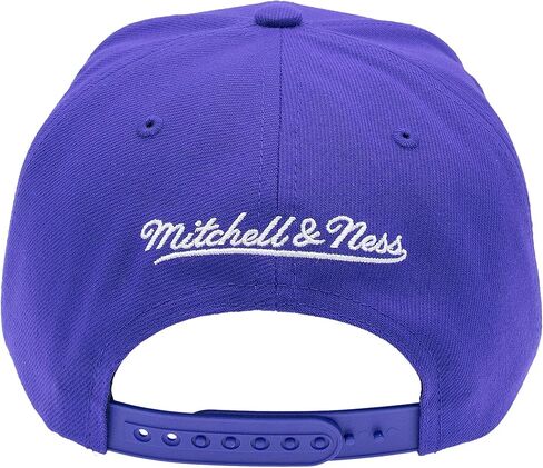 قبعة ميتشل آند نيس شيكاغو بولز 6X NBA Finals Championship Snapback، قبعة قابلة للتعديل باللون الأسود والأحمر in Kuwait