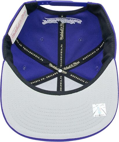 قبعة ميتشل آند نيس شيكاغو بولز 6X NBA Finals Championship Snapback، قبعة قابلة للتعديل باللون الأسود والأحمر in Kuwait