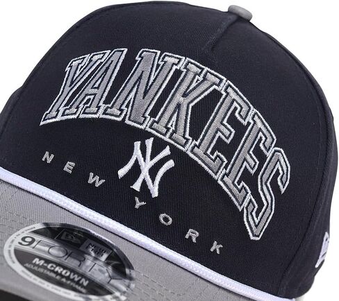 قبعة New Era NY New York Yankees 9FORTY M-Crown Snapback، قبعة قابلة للتعديل باللون الأزرق الداكن والرمادي in Saudi Arabia