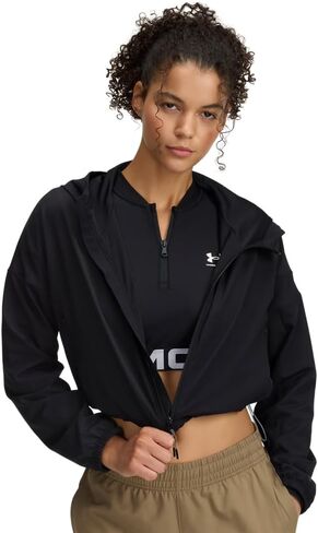 سترة نسائية منسوجة بغطاء للرأس من Under Armour in Kuwait