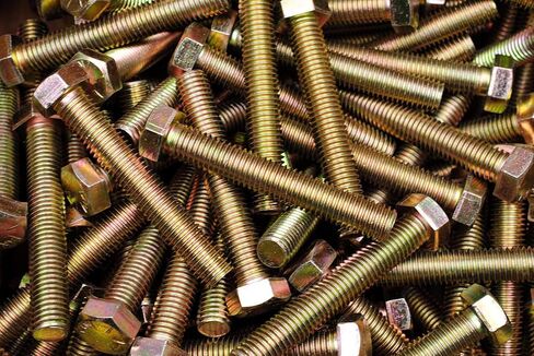 (15) مسامير حنفية سداسية الرأس ذات خيط كامل من الدرجة 8 5/8-11 × 4 زنك أصفر خشن in Kuwait