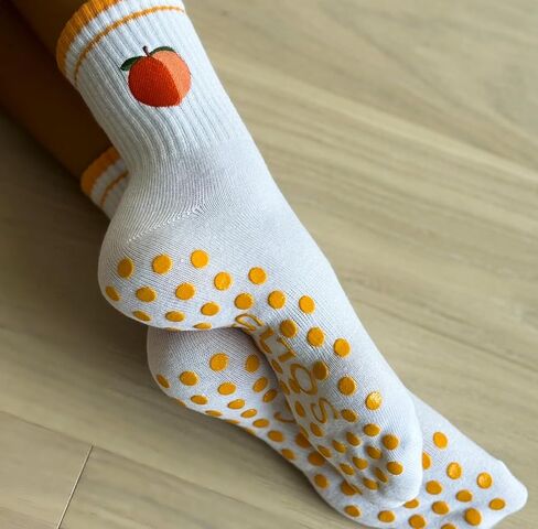 Non-Slip Pilates Socks with Grips for Women | Anti Skid Athletic Socks | 1 Pair | Size 5-9 | Peach (US, Alpha, One Size, 9.5, Regular, Regular, Quarter Fit) in Saudi Arabia