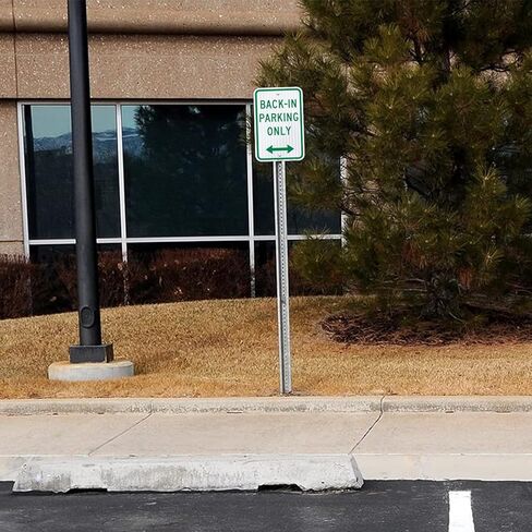 SmartSign 2-Pack "Back-In Parking Only" لافتة معدنية مع سهم ثنائي الاتجاه، 12 بوصة × 18 بوصة، 63 مل من الألومنيوم، مادة عاكسة عالية الكثافة مغلفة 3M، أخضر/أبيض، صناعة أمريكية in Kuwait