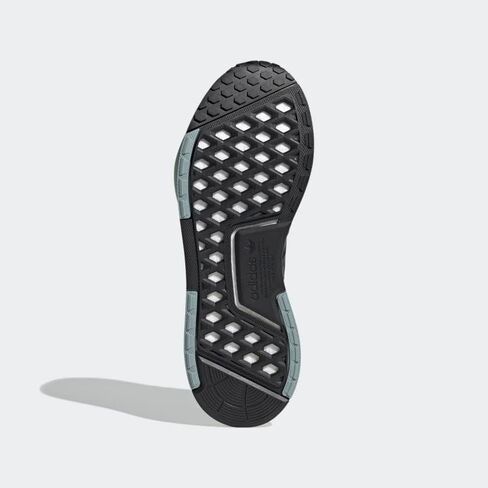 حذاء اديداس NMD_V3 للرجال، اسود، مقاس 10 in Kuwait