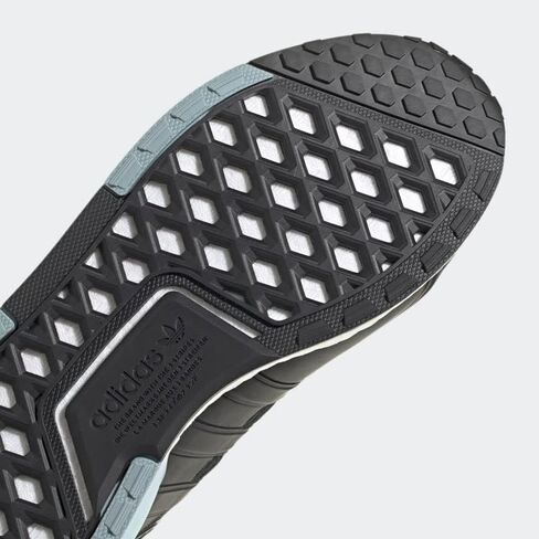 حذاء اديداس NMD_V3 للرجال، اسود، مقاس 10 in Kuwait