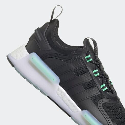 حذاء اديداس NMD_V3 للرجال، اسود، مقاس 10 in Kuwait