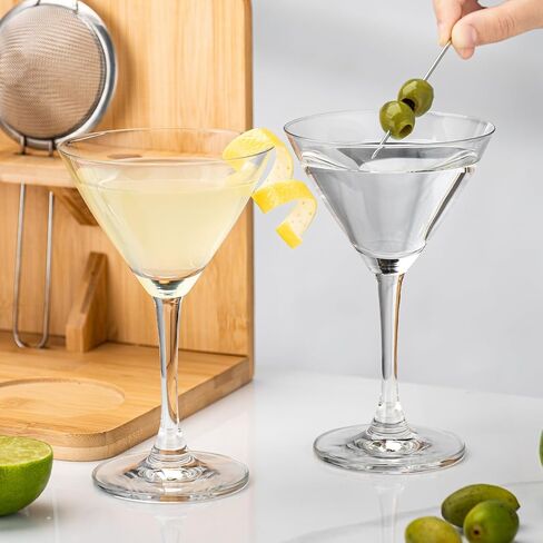مجموعة USEERIL Martini مع شاكر ونظارات، طقم Espresso Martini مع حامل من الخيزران، هدية مارتيني القذرة، مجموعة شاكر الكوكتيل لتدفئة المنزل، وبار المنزل، ومفضلات الحفلات in Kuwait