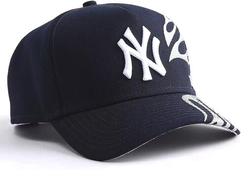 قبعة New Era NY New York Yankees 9FIFTY ذات مظهر منخفض لهب مطرزة، قبعة قابلة للتعديل باللون الأزرق الداكن والفضي in Kuwait