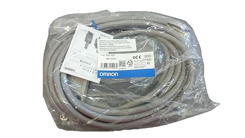 اومرون D4C-1202 مفتاح حد مغلق مدمج، مكبس دوار، كابل مقاوم للزيت VCTF، 5 أمبير عند 250 فولت تيار متردد و4 أمبير عند تيار مقدر 30 فولت تيار مستمر، طول كابل 3 متر in Kuwait