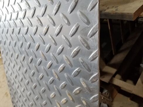 Des Moines Steel - سطح / لوحة أرضية من الفولاذ الماسي: 24 بوصة × 24 بوصة × 1/8 بوصة (11GA) in Kuwait