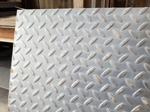 Des Moines Steel - سطح / لوحة أرضية من الفولاذ الماسي: 24 بوصة × 24 بوصة × 1/8 بوصة (11GA) in Kuwait