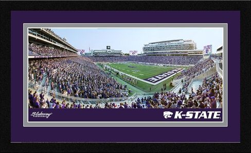 Blakeway Worldwide Panoramas، Inc. K-State Wildcats Football - صورة بانورامية مؤطرة in Kuwait