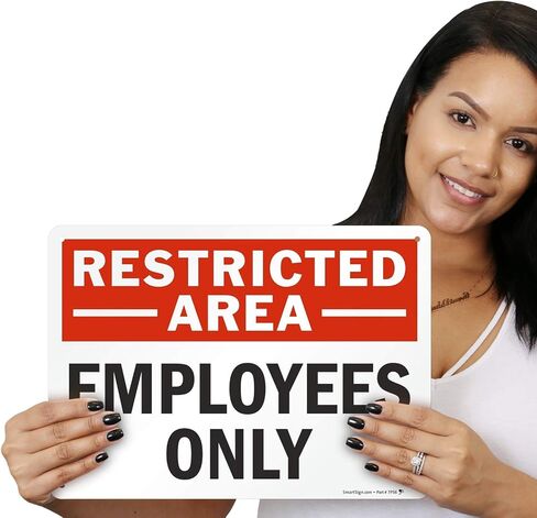 SmartSign 10 × 14 بوصة "منطقة محظورة - للموظفين فقط" لافتة معدنية، 40 مل ألومنيوم مصفح مقاوم للصدأ، أحمر، أسود وأبيض، صنع في الولايات المتحدة الأمريكية in Kuwait