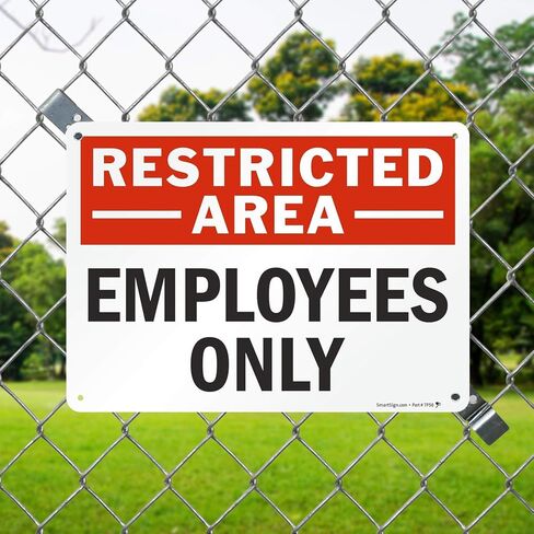SmartSign 10 × 14 بوصة "منطقة محظورة - للموظفين فقط" لافتة معدنية، 40 مل ألومنيوم مصفح مقاوم للصدأ، أحمر، أسود وأبيض، صنع في الولايات المتحدة الأمريكية in Kuwait