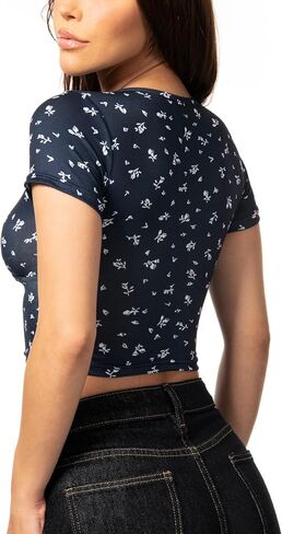 Women's Floral Wrap Top with V-Neckline & Short Sleeves - Lightweight Feminine Blouse for Casual & Semi-Formal Wear in Saudi Arabia