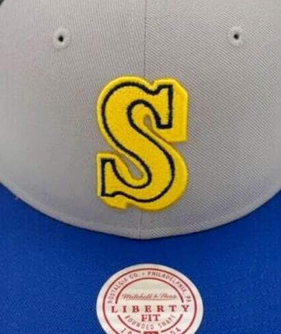 Mitchell & Ness MLB Seattle Mariners Triple Play Liberty Snapback Adjustable Hat Cap - Gray/Team Colors in Kuwait