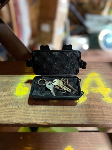 MAMMOTH BOX Magnetic Box-Med 5.25" Hard Case Hide your Keys for the dog sitter around your house, Fobs and GPS Trackers Under Your Vehicle, Phones and Keys on the Boat or Golf Cart. (Medium, Black) in Saudi Arabia