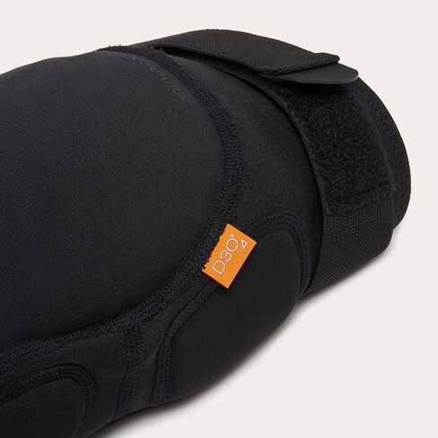 Oakley Drop In D30 Knee Guard in Saudi Arabia