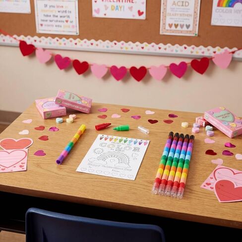 24 PCS Valentine's Day Kids Gift Sets DIY Valentines Coloring Corning Card 10 Color Clostable Clayon Valentines School Classroom Exchange Card Boys Boys Art Party Girl (Pen) in Kuwait