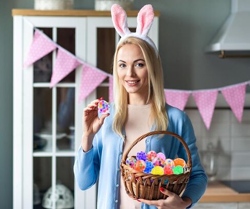 8 حزمة بيض عيد الفصح كرات الإجهاد كرات تململ ألعاب ، 8 ألوان ألعاب كرة الضغط ، حفلات سلة عيد الفصح تفضل الهدايا in Kuwait