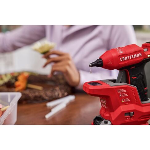 مجموعة مسدس وعصي صمغ ساخن لاسلكية صغيرة من CRAFTSMAN V20 مع ضوء LED، تسخين سريع، إعداد مزدوج لدرجة الحرارة، مدمج، تباع البطارية بشكل منفصل (CMGL100B) in Kuwait