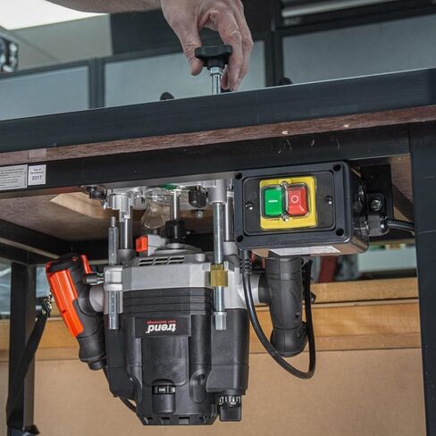 موجه T8 مزدوج الوضع 3-1/4 HP مع طوق 1/2 بوصة، سرعة متغيرة، طاولة توجيه متوافقة مع نظام التمركز الدقيق، تتضمن 1/2 بوصة مستقيمة، U*T8EK/A in Kuwait