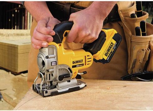 Dewalt DCS331BR 20V MAX أداة بانوراما لاسلكية من نوع ليثيوم أيون (متجددة) in Kuwait