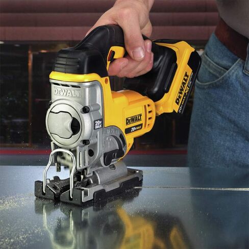 Dewalt DCS331BR 20V MAX أداة بانوراما لاسلكية من نوع ليثيوم أيون (متجددة) in Kuwait