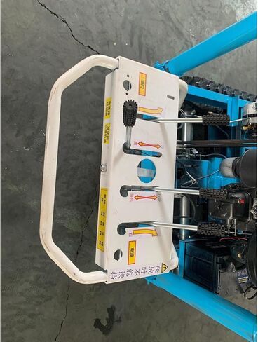 Hydraulic Crawler Well Drilling Rig, Stabilized Drilling Machine with Support Legs, Suitable for Sloped Land Rural Homestead and Professional Drilling Projects in Kuwait