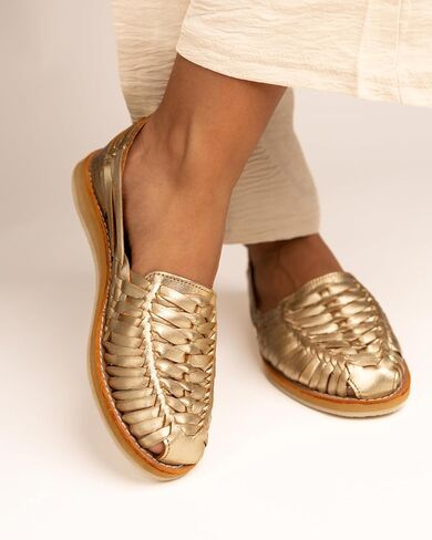 Mexico en la Piel Handmade Leather Huarache Flats for Women – Color Cajeta or Gold – Closed Toe – Comfortable Casual Slip-On Shoes – Made in Mexico in Saudi Arabia