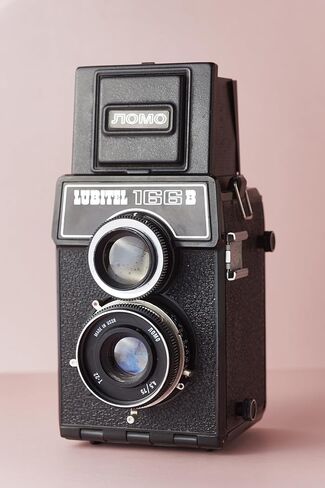 LUBITEL 166 كاميرا TLR ذات تنسيق عالمي متوسط ​​- كاميرا تناظرية قديمة لاتحاد الجمهوريات الاشتراكية السوفياتية (متجددة) in Kuwait