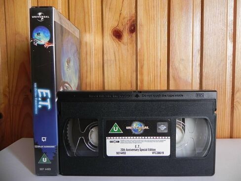 إي تي: خارج الأرض [VHS] in Kuwait